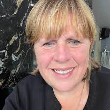 Mid 70s....good times. I'm back row, 2nd from the right 😊