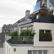 Une Belle Illustration D Amenagement Sur Mesure D Un Balcon Terrasse Pour Cela 4 Formats De Jardinieres Fibre Ciment Balcon Terrasse Salon D Exterieur