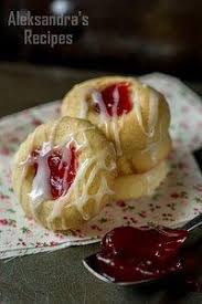 A delicate cookie with raspberry flavored filling spread in its center. Archway Raspberry Filled Cookies Recipe Recipes Tasty Query