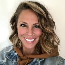 Kerry Finnamore's Instagram, Twitter & Facebook