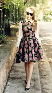 Stam Flower Power Post Wearing Black Cape H M White Shirt Zara Green Bag Zara Purple Shoes Uterque Floral Dress Aso Dresses Floral Dress Flower Power