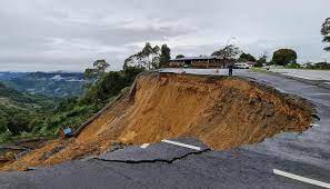 Kejadian tanah runtuh yang berlaku di jalan sungai semungkis, kampung gahal, hulu langat, semalam, berkemungkinan berpunca sesungguhnya tuhan kamu ialah allah yang telah menciptakan langit dan bumi dalam enam masa, lalu dia bersemayam di atas `arsy 548. Tanah Runtuh Di Taman Kinabalu Borneo Today