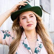 Cynthia Mceachern's Instagram, Twitter & Facebook