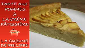 Une recette de tarte simple et rapide par saralam. Tarte Aux Pommes A La Creme Patissiere Youtube