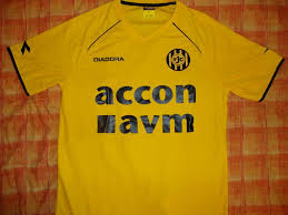 Deze shirts kan je vooralsnog alleen in de online shop van roda jc kopen. Roda Jc Home Football Shirt 2011 2012
