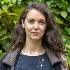 Lichtungen“ von Iris Wolff: Ein Roman wie eine Matroschka