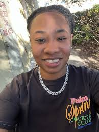 Happy 31st Birthday to this queen and many more to come. I'm so proud of  you. Love you and enjoy your day..