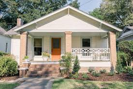 See full list on marriedbiography.org Home Town Ben And Erin Renovate House For The Rookie Star Richard T Jones After Tornado Ravages His Home Meaww