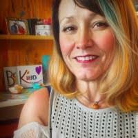 Kim Whelan's Instagram, Twitter & Facebook