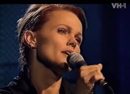 Belinda Carlisle menambahkan foto baru.