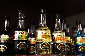 L'effet ouzo (aussi appelé louchissement ou émulsification spontanée) est la formation d'une émulsion d'aspect laiteux se produisant lorsque de l'eau est ajoutée à de l'ouzo ou à d'autres boissons anisées (pastis, rakı, arak, sambuca, absinthe, etc.). Aniset Wikipedia