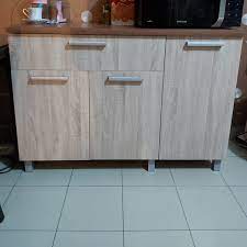 Seperti pilihan model minimalis, model klasik, atau modern kotemporer. 7 Lemari Dapur Minimalis Terbaik Mulai Rp300 Ribuan Rumah123 Com