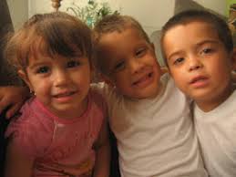 Lourdes Geada Gonzalez = Lory Gonzalez Y Aramis Gonzalez Gonzalez #4: junio  2009