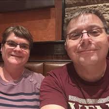 Fedora 41 DE: Gnome or Plasma?