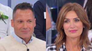 Uomini e Donne, Barbara De Santi e Marco Viola, passione in studio: "Non  sentivo questo desiderio