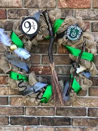 Harry Potter Wreath All Houses Available Gryffindor Etsy Harry Potter Birthday Party Harry Potter Christmas Decorations Harry Potter Gift Box