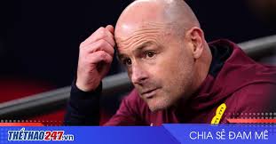 HLV tạm quyền tuyển Anh 'né tránh' câu hỏi về tương lai