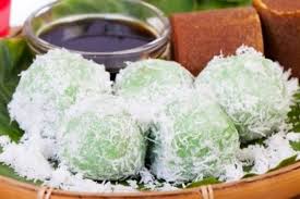 Bolu kukus ketan hitam,mmm yummy.rasa bolu ketan hitam lembut dan enak mebuat kita ketagihan untuk memakannya terus. 20 Jajanan Indonesia Berbahan Ketan Mango Sticky Rice Sih Lewat