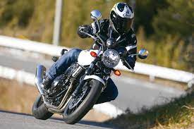 優しい乗り味と特別装備で魅力を大きく増したスペシャルcb honda cb400sf sb nanamaru ls 美環 webオートバイ オートバイ インプレッション クルーザー