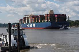 The vessel's current speed is 0. Hmm Algeciras Radtour Fotos De