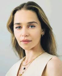 EmiliaClarke looking so gorgeous 😍 💖