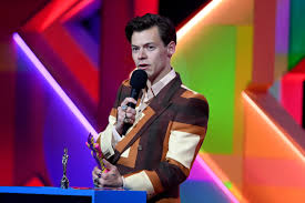 It was in the running at the previous brits ceremony. Rh2xplehdrv1zm