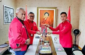 Gibran Rakabuming Raka Klarifikasi Soal Dukung Prabowo di Kantor PDIP