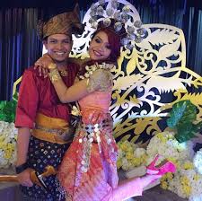 Siti saleha sah bergelar 'puan' dengan sekali lafaz. Mimi One Nation Emcee One Nation Emcees Di Bali Indonesia Selamanya Sayang One Nation Emcees Nonop