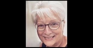 Cathy Bosma's Instagram, Twitter & Facebook