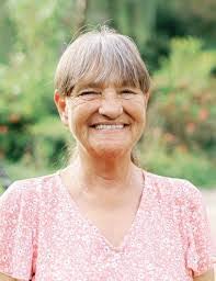 Diane Redmond's Instagram, Twitter & Facebook