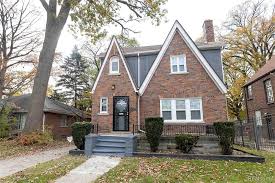 12520 E Outer Dr Detroit Mi 48224 Mls 219113944 In 2020 Fenced In Yard Detroit Neighborhoods House Information