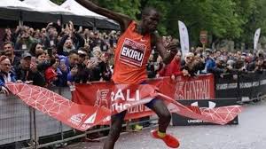 The new mark obliterated the previous course record of 2:04:46 which ekiru. Gj2ih6g5tvumem