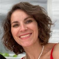 Robyn Perry's Instagram, Twitter & Facebook