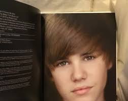 JUSTIN BIEBER 100% Official/first Step 2 Forever: My Story/harper Collins  First US Edition 2010/photos by Robert Caplin