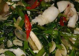 Tumis kangkung sering menjadi salah satu menu sayur favorit di berbagai rumah makan. Resep Cah Kangkung Cumi Dgn Saus Tiram Oleh Bunda Atsaby Cookpad