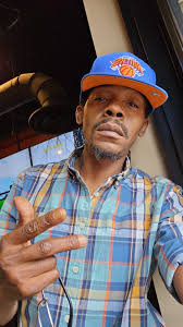 Knicks fan rooting for team win