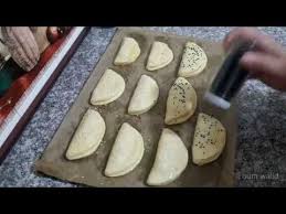 21 مطبخ ام وليد مملحات الجبن بالعجينة الهشة Youtube Recipes Food Convenience Store Products