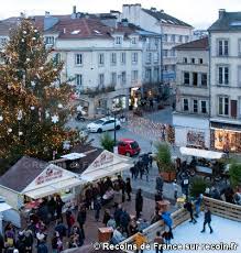 Marche De Noel D Epinal En 2020 Touriste Vosges Place Des Vosges
