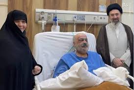 عکس/ عیادت رهبر انقلاب از سفیر مجروح ایران در لبنان