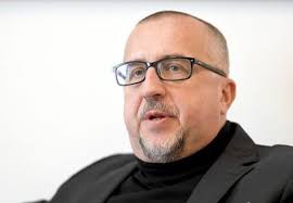 Kanzleramt und Finanzministerium werben im "Exxpress"