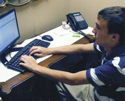 New-fangled ways to reach old-fashioned goals—Connecticut agent overcomes  discomfort with technology and pushes the marketing envelope 08/09