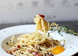 Traditional Creamy Spaghetti Carbonara Recipe Creamy Spaghetti Spaghetti Carbonara Italian Pasta Recipes