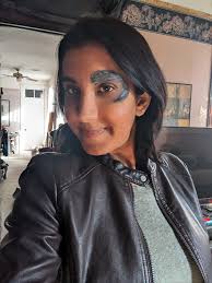 Glueing silicone prosthetics with eyelash glue