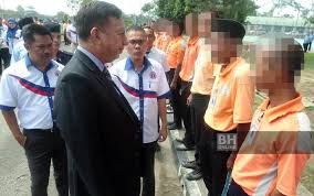 Ccrc berperanan sebagai pusat pemulihan yang menyediakan rawatan dan pemulihan kepada penagih dadah yang telah dijatuhkan perintah melalui peruntukan seksyen 6(1)(a) akta penagih dadah (rawatan & pemulihan) 1983 untuk menjalani rawatan dan pemulihan selama tempoh tidak. Sabah Bakal Miliki Ccrc Kedua