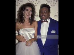 This version is a duet between celine dion and peabo bryson, and it is the version that plays during the ending credits. Celine Dion Beauty And The Beast 1991 Celine Dion Songs Age