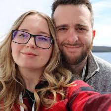 Can an electrician in Buchanan rewire new light fixtures to be hung?