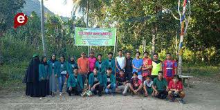 Kamu bisa menjelajahi pantai, kampung nelayan, hingga pulau kecil di seberang kabupaten mamuju. Kkn Stie Muhammadiyah Mamuju Gelar Lomba Bola Voli Antar Dusun