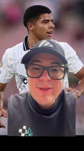 Victor Guzman Empuja A Suarez