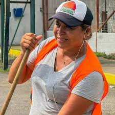 Desarrollada jornada de limpieza en Avenida 1ero de Mayo. A través de la  alcaldía bolivariana de San Fernando que dirige la alcaldesa Ofelia Padrón  se continúa trabajando por el embellecimiento y cuidado