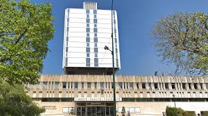 « avoir un métier quand on est élu vous. Un Maire S Auto Attaque En Justice Et Recupere 100 000 Euros Cnews